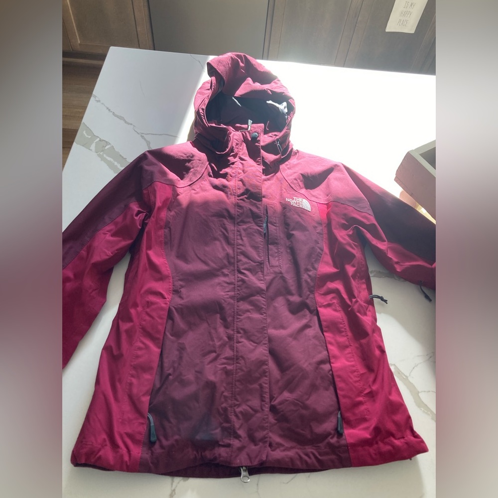 Women the North Face Varius Guide Jacket coat maroon purple rain coat hood zip s